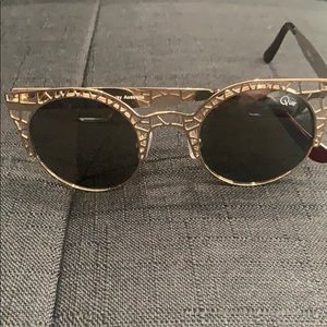 Quay Fleur sunglasses